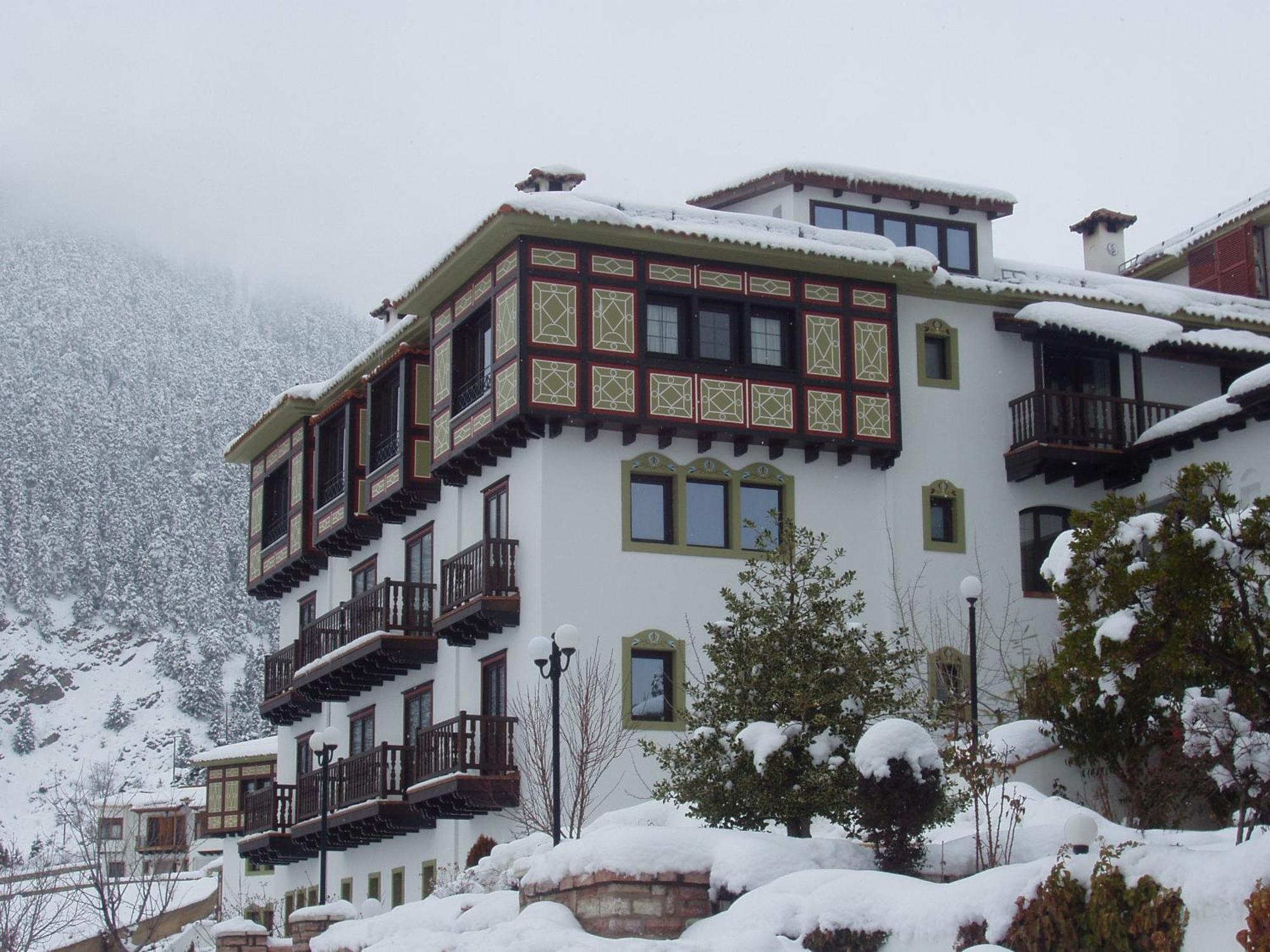 Hotel Spa Montana Karpenisi Buitenkant foto